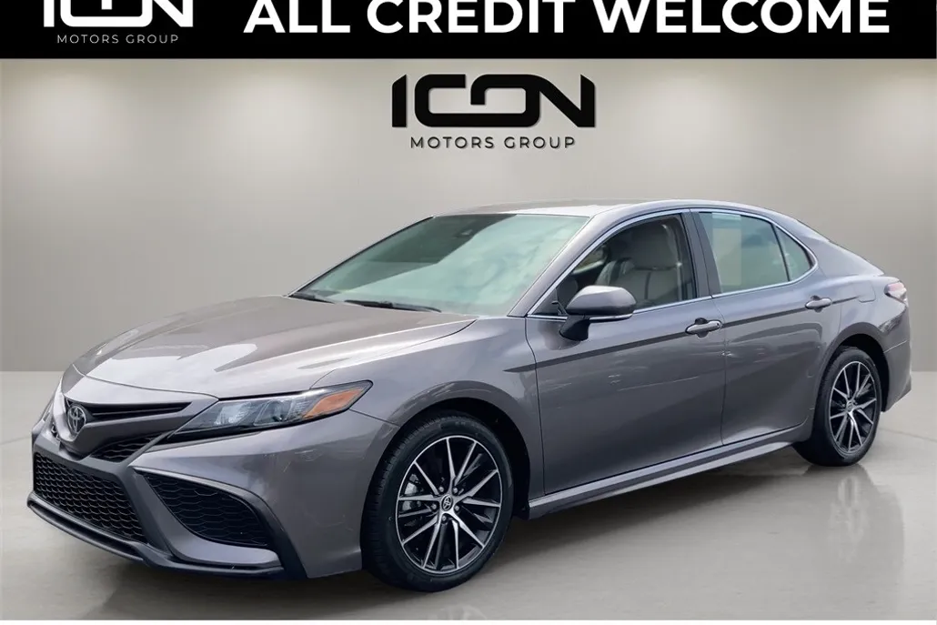 2023 Toyota Camry SE photo 1