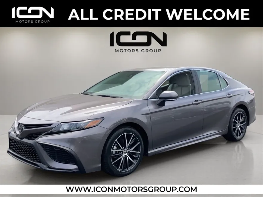 2023 Toyota Camry SE photo 1