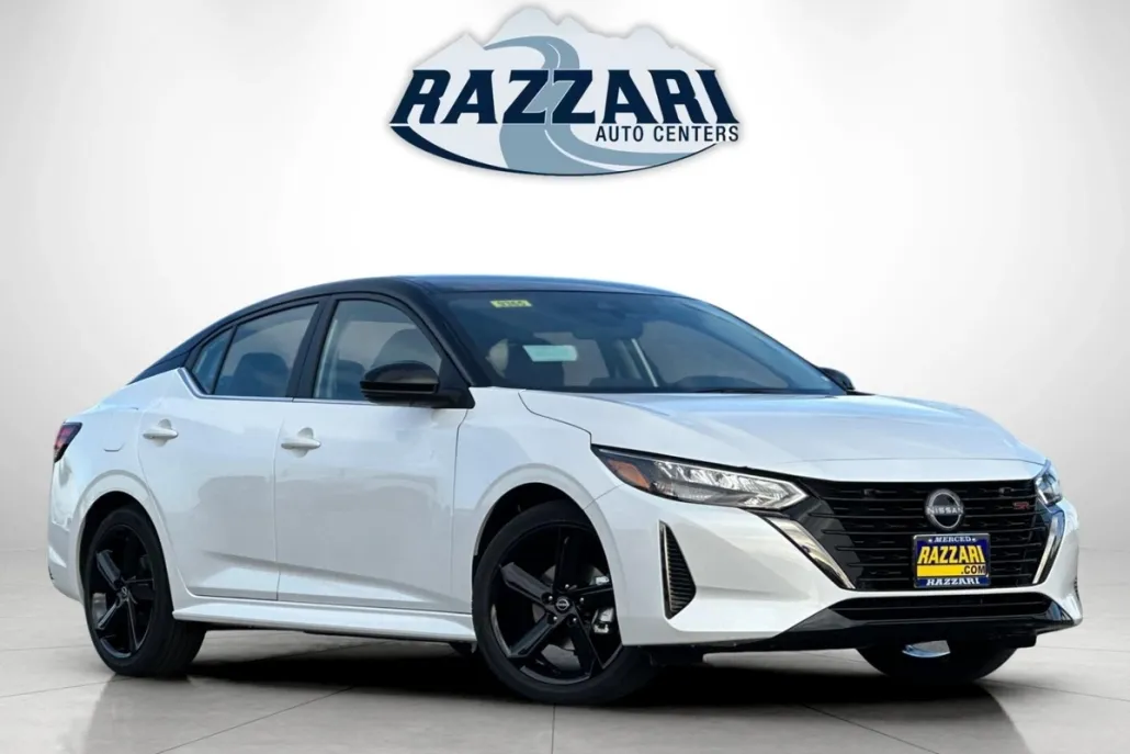 2025 Nissan Sentra SR photo 1