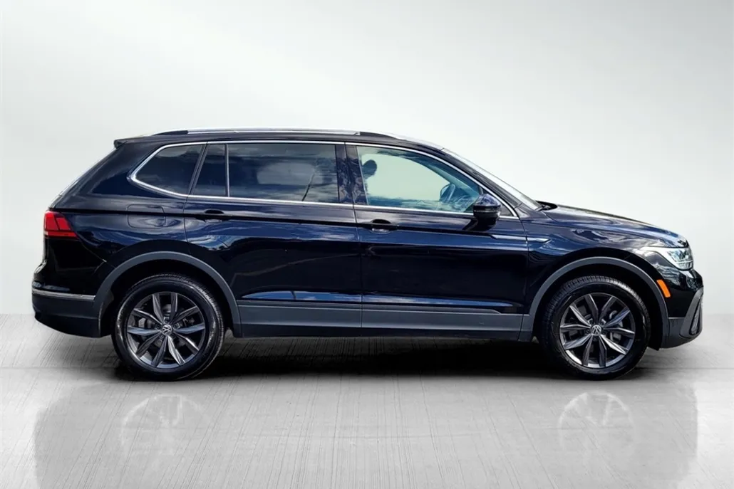 2024 Volkswagen Tiguan SE Wolfsburg Edition photo 1