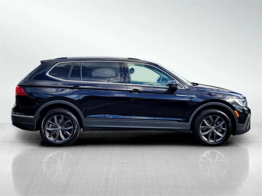 2024 Volkswagen Tiguan SE Wolfsburg Edition photo 1