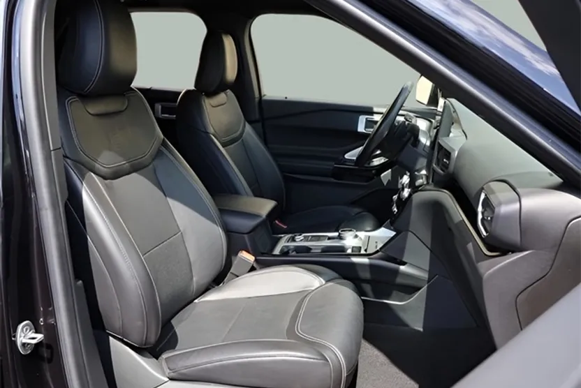 2022 Ford Explorer ST photo 1