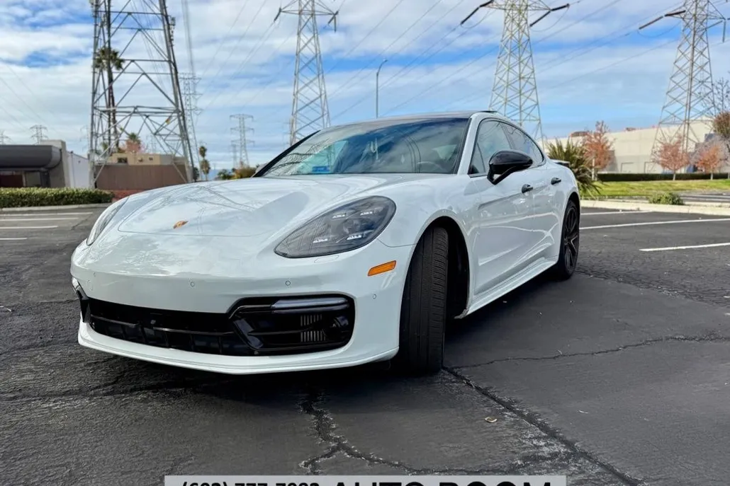2019 Porsche Panamera Turbo photo 1
