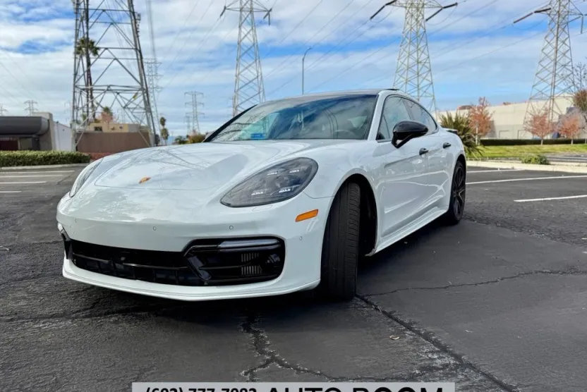 2019 Porsche Panamera Turbo photo 1