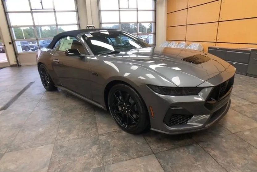 2025 Ford Mustang GT Premium Convertible photo 1