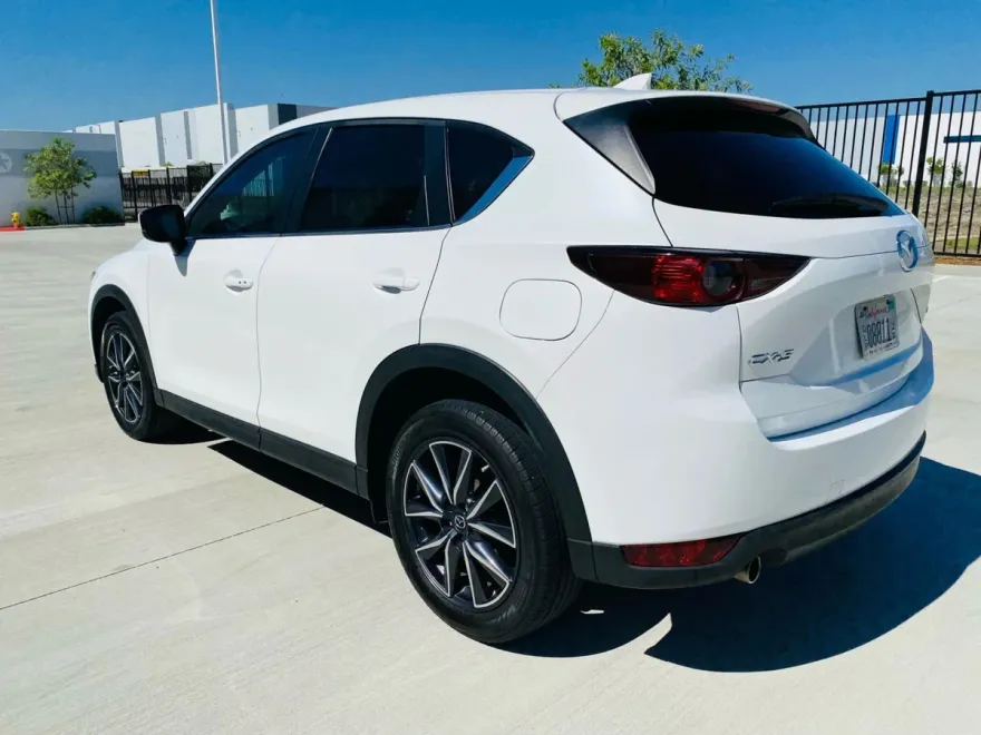 2018 Mazda CX-5 Touring Sport photo 1