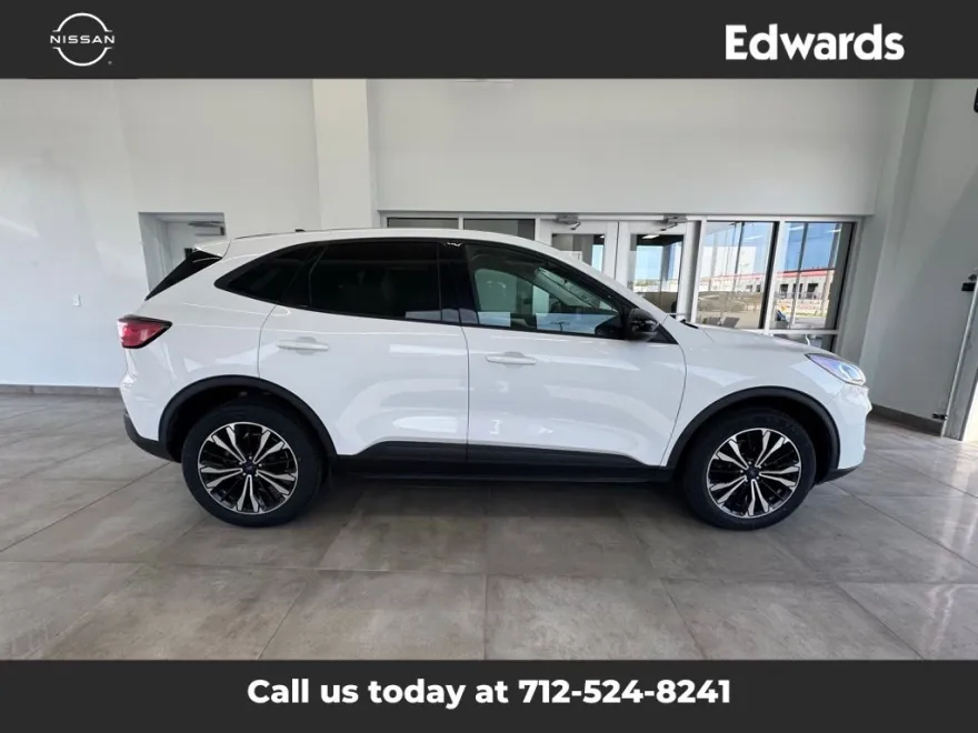 2022 Ford Escape SE photo 1