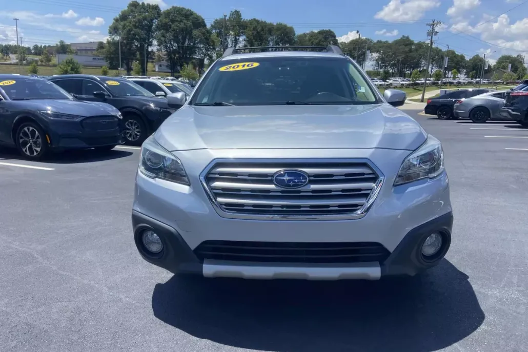 2016 Subaru Outback 2.5i Limited photo 1