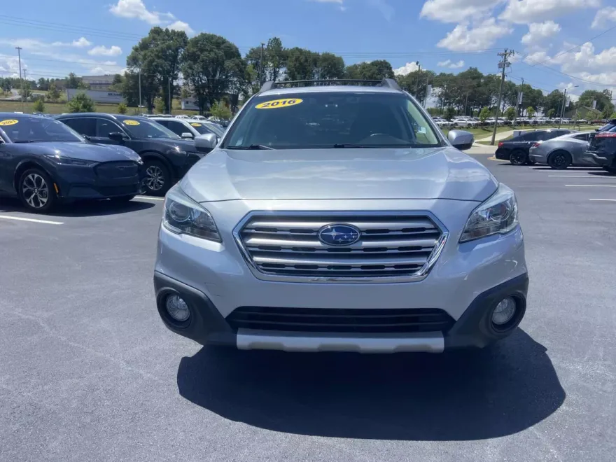 2016 Subaru Outback 2.5i Limited photo 1