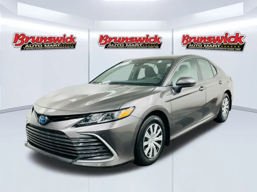 2024 Toyota Camry Hybrid LE photo 1