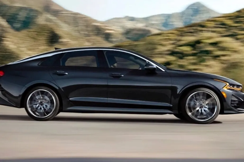2024 Kia K5 GT-Line photo 1