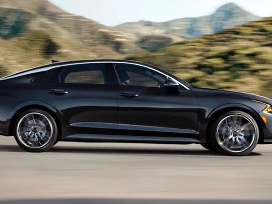 2024 Kia K5 GT-Line photo 1