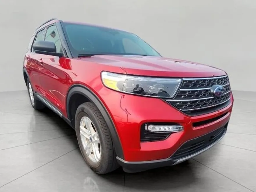 2022 Ford Explorer XLT photo 1
