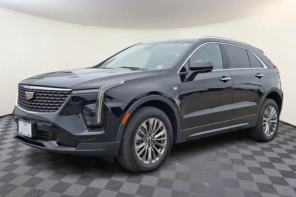 2024 Cadillac XT4 Premium Luxury photo 1