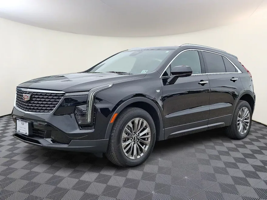 2024 Cadillac XT4 Premium Luxury photo 1
