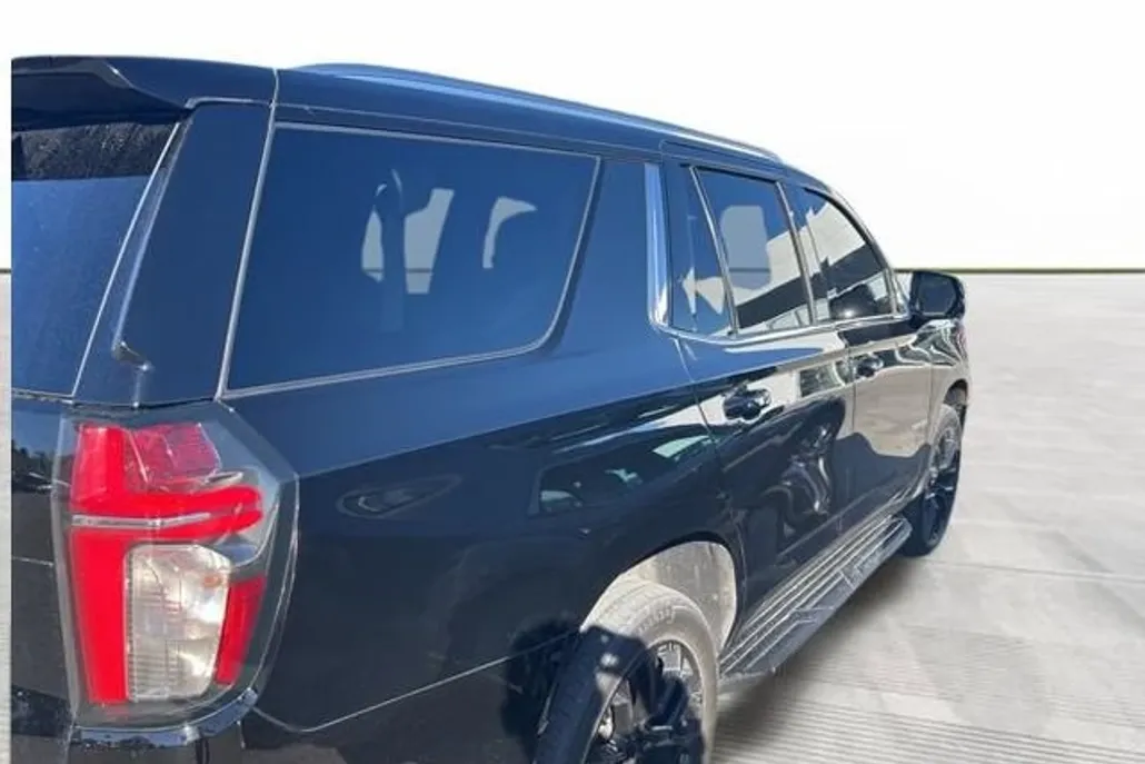 2022 Chevrolet Tahoe LT photo 1