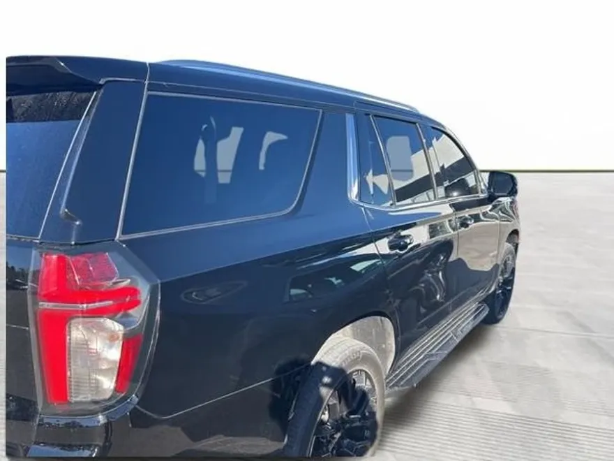 2022 Chevrolet Tahoe LT photo 1