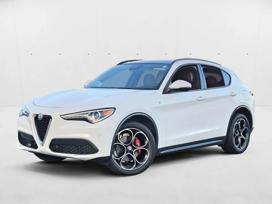 2022 Alfa Romeo Stelvio Ti photo 1