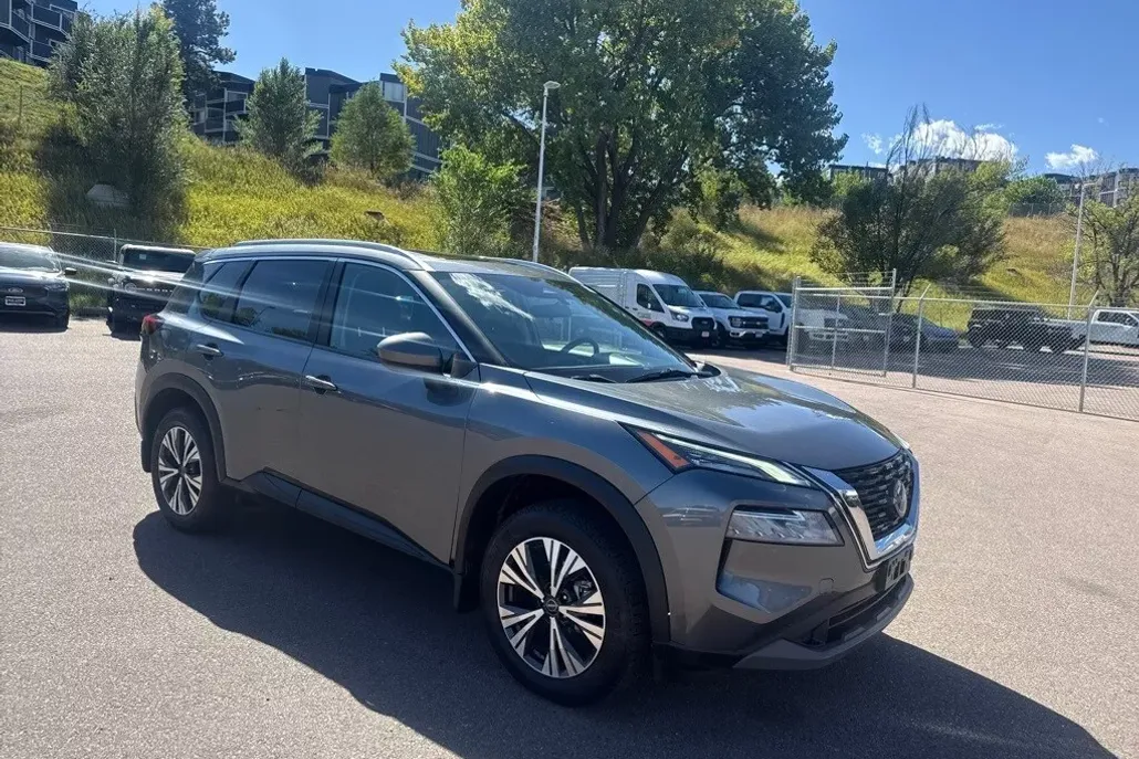 2023 Nissan Rogue SV photo 1