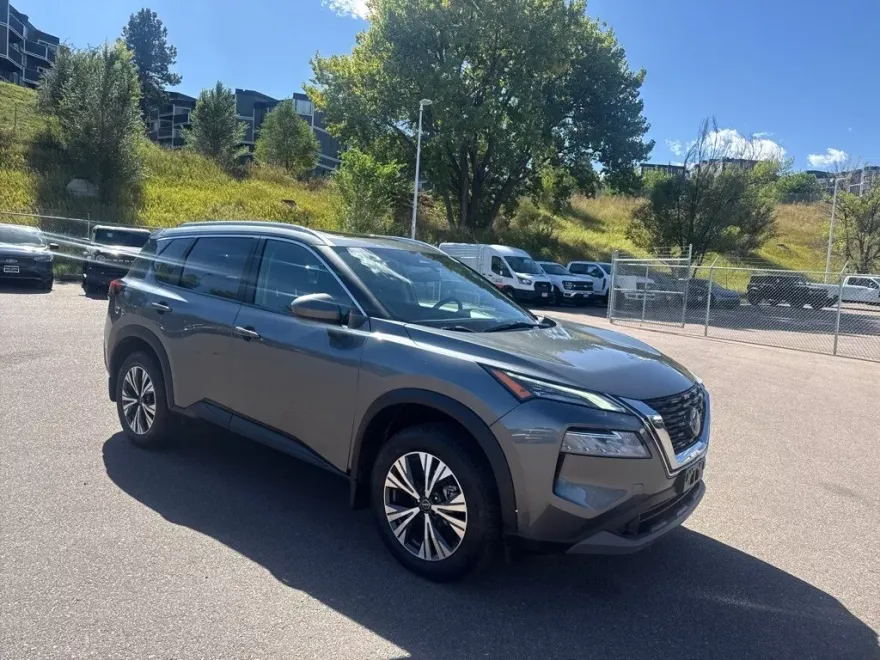 2023 Nissan Rogue SV photo 1