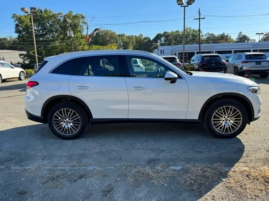 2026 Mercedes Benz GLC 300 4MATIC photo 1