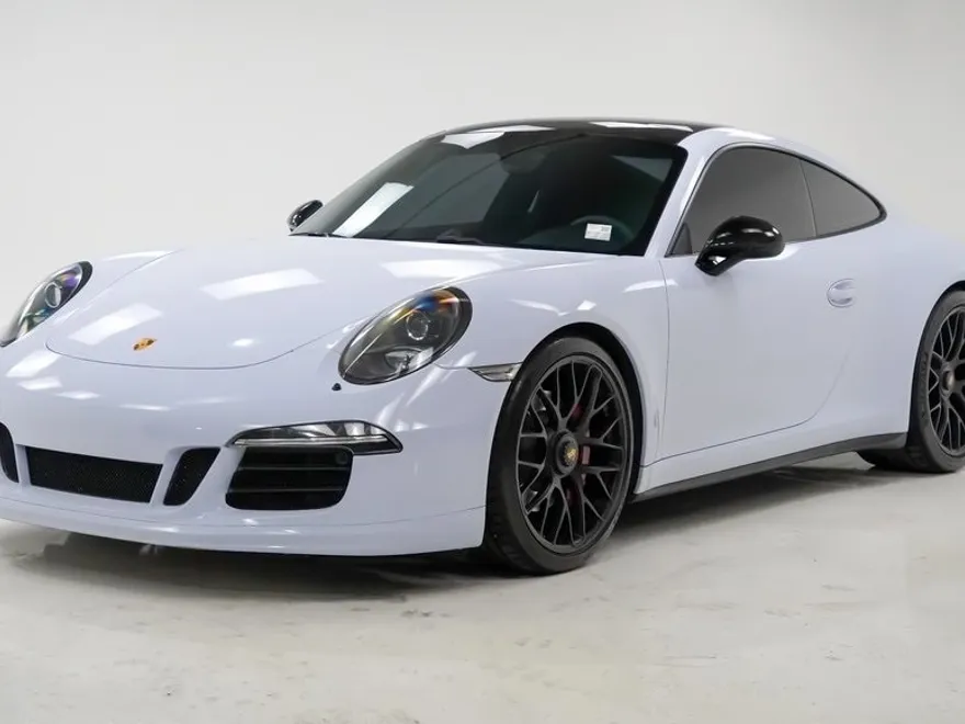 2015 Porsche 911 GTS photo 1