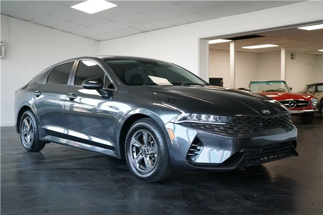 2021 Kia K5 LXS photo 1