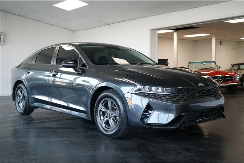 2021 Kia K5 LXS photo 1