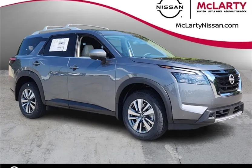 2025 Nissan Pathfinder SL photo 1