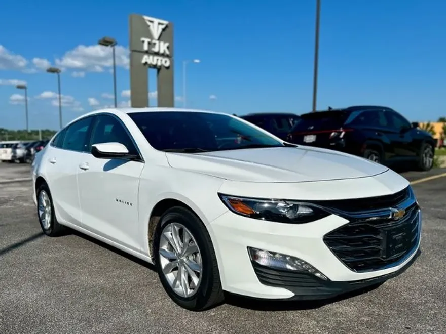 2024 Chevrolet Malibu 1LT photo 1