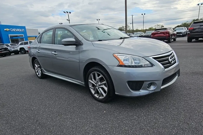 2014 Nissan Sentra SR photo 1