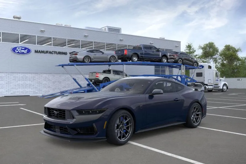 2025 Ford Mustang Dark Horse photo 1
