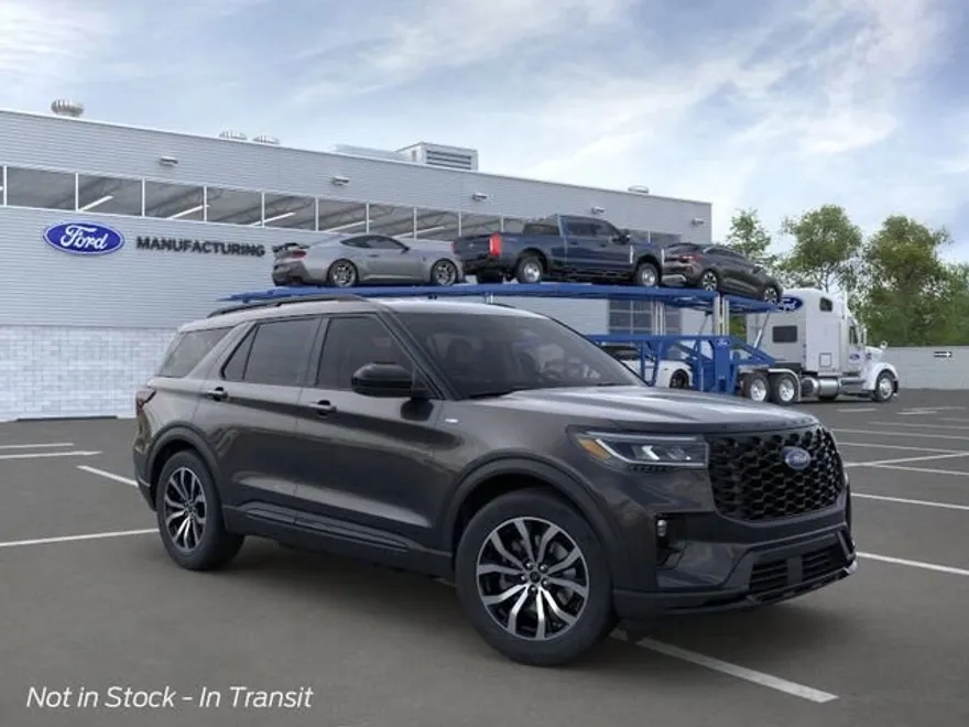 2025 Ford Explorer ST-Line photo 1