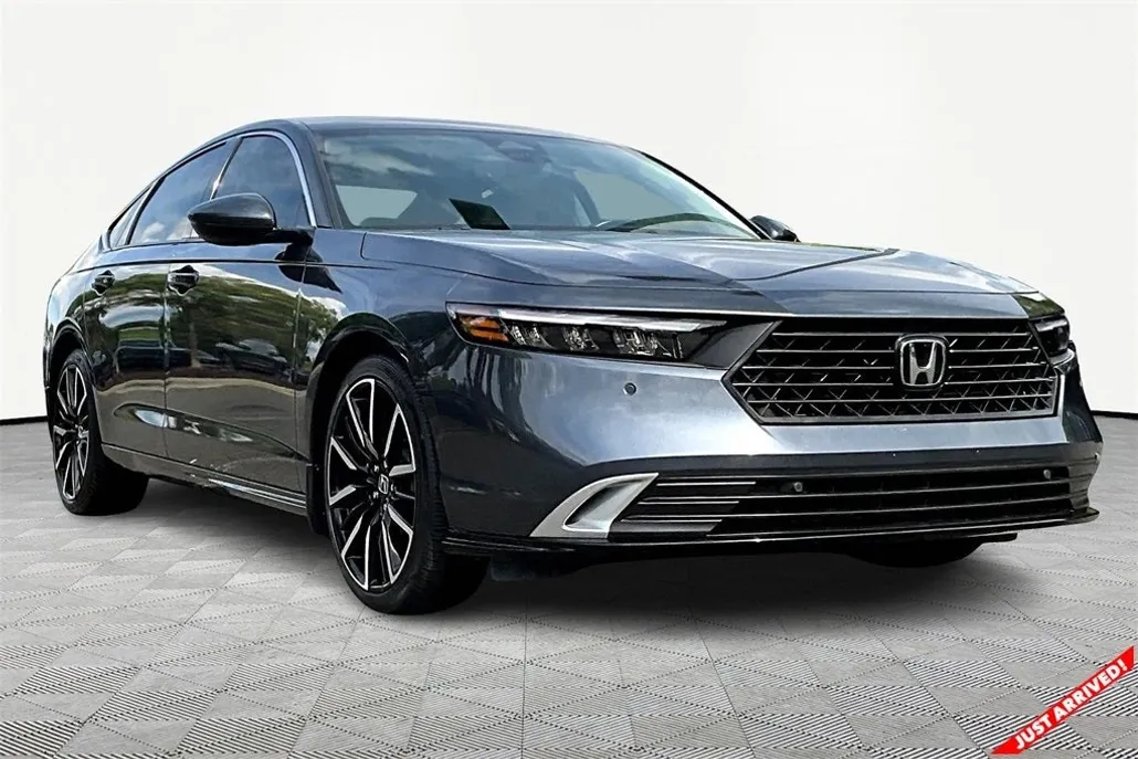 2024 Honda Accord Hybrid Touring photo 1