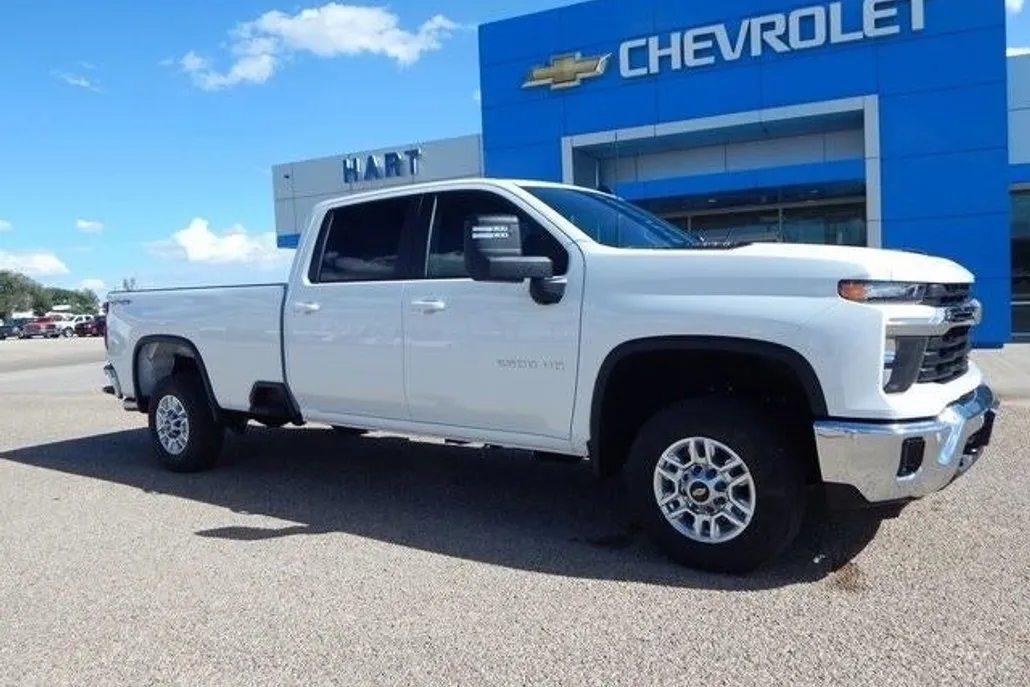 2025 Chevrolet Silverado 2500HD LT photo 1
