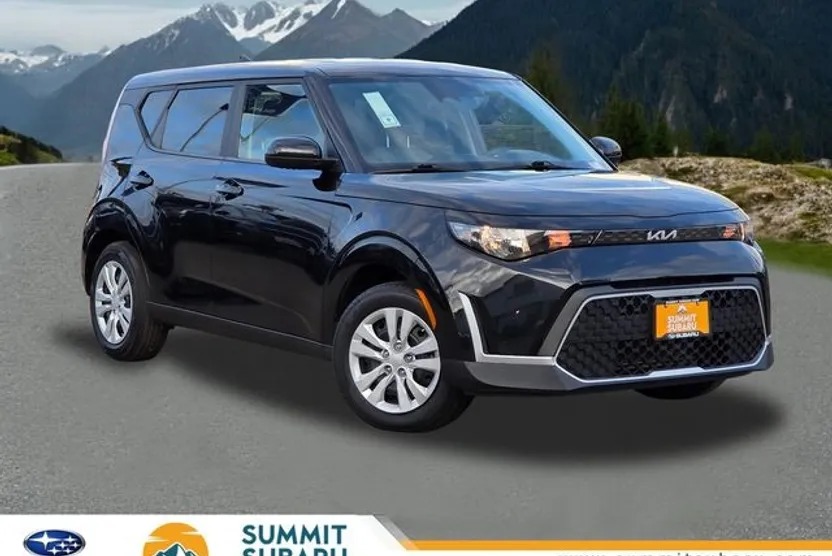 2023 Kia Soul LX photo 1
