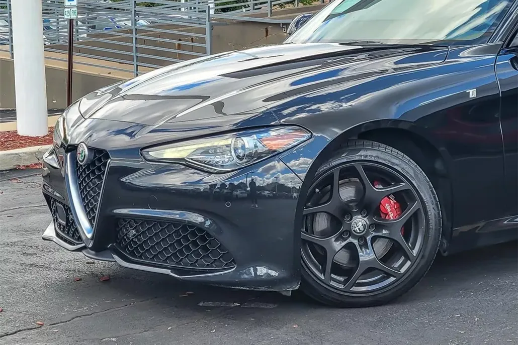 2023 Alfa Romeo Giulia Ti photo 1