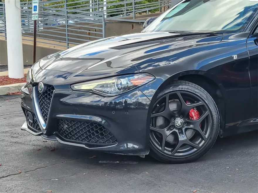 2023 Alfa Romeo Giulia Ti photo 1