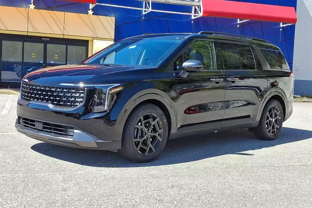 2026 Kia Carnival SX photo 1