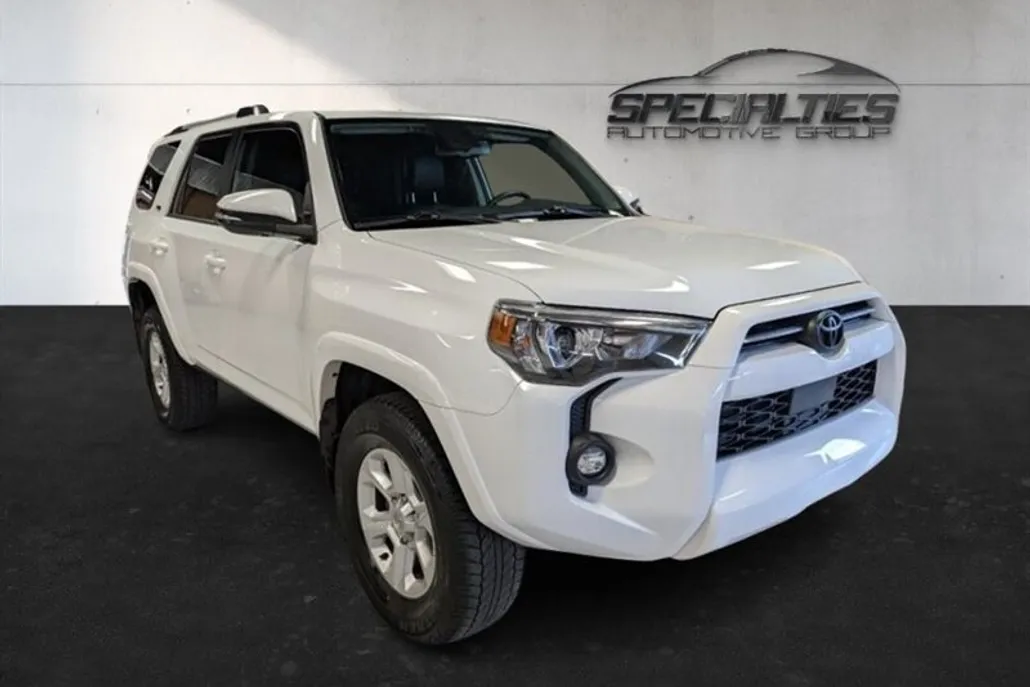 2022 Toyota 4Runner SR5 Premium photo 1