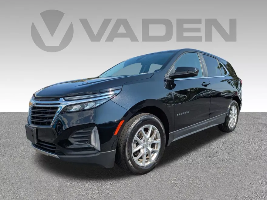 2022 Chevrolet Equinox LT photo 1