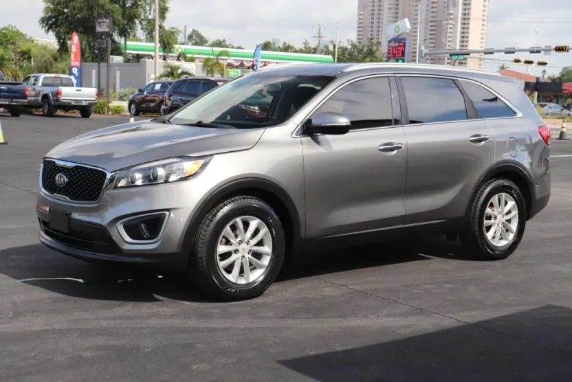 2016 Kia Sorento LX photo 1