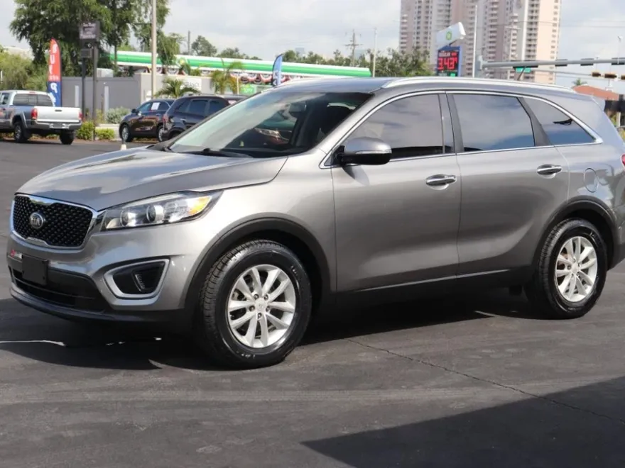 2016 Kia Sorento LX photo 1