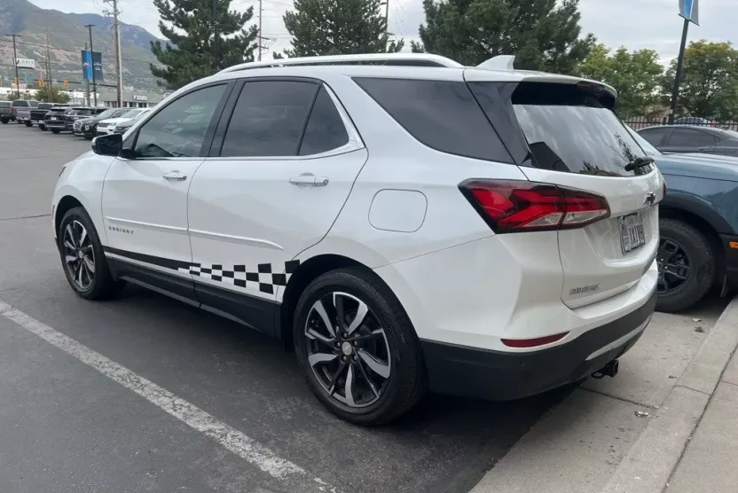 2022 Chevrolet Equinox Premier photo 1