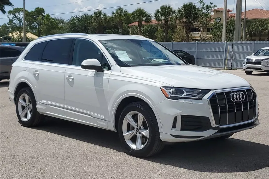 2023 Audi Q7 45 Premium Plus photo 1