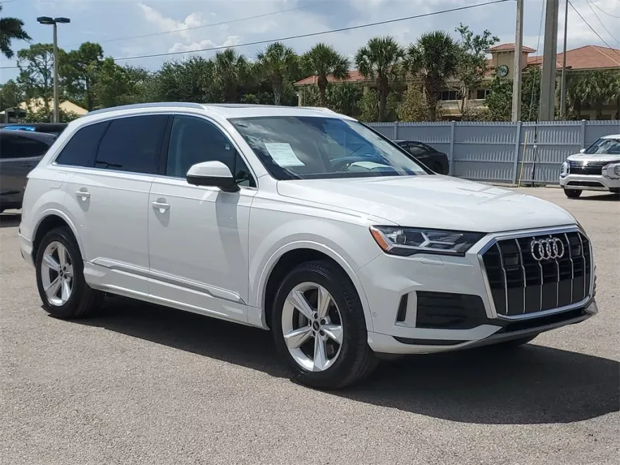 2023 Audi Q7 45 Premium Plus photo 1
