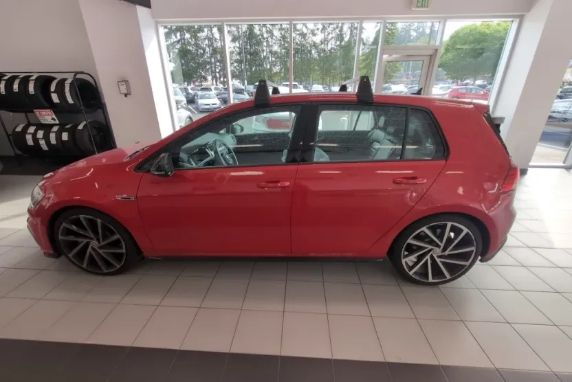 2018 Volkswagen Golf R 4Motion photo 1