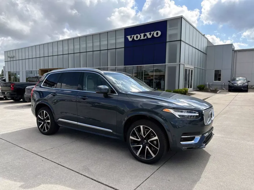 2025 Volvo XC90 B5 Plus photo 1