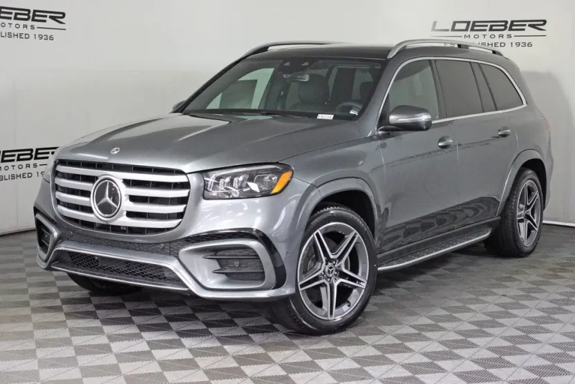 2025 Mercedes Benz GLS 450 4MATIC photo 1