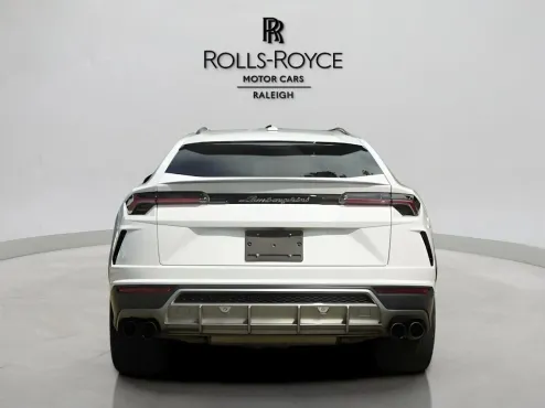 2020 Lamborghini Urus Base photo 4